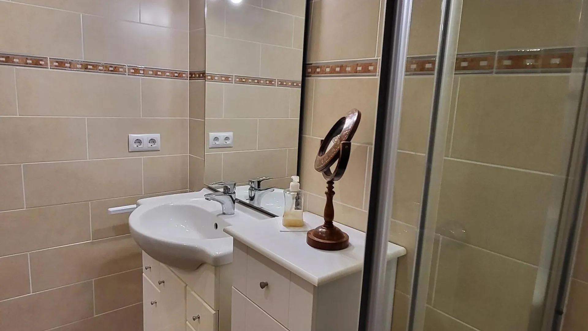 Apartamento En Planta Baja Con Piscina, A 600M De Playa Y Centro En L'Estartit - Es-323-39 0*,