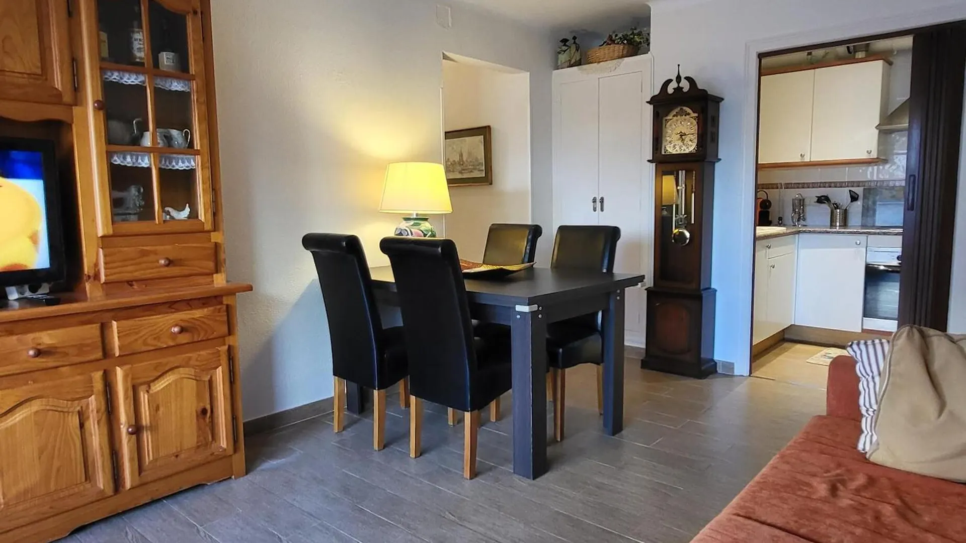 Apartamento En Planta Baja Con Piscina, A 600M De Playa Y Centro En L'Estartit - Es-323-39 0*,